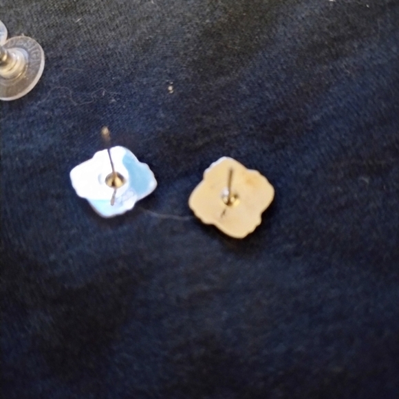 Carla (SS) Signed Square Stud Earrings - Picture 5 of 6